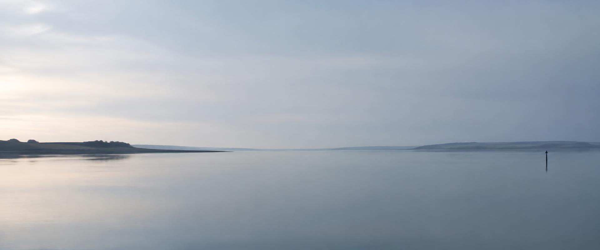 Limfjorden i stille morgenlys